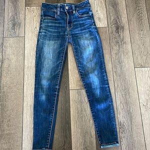 American Eagle blue jeans
